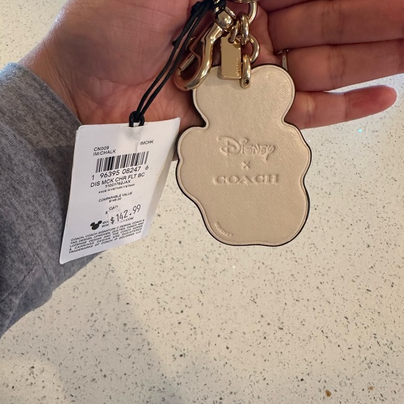 🆕 Coach Disney X Coach Mickey. 💝💝
Mouse Bag Charm - Picture 4 of 5